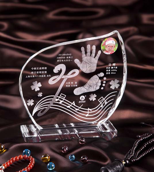 日暉琴韻悠揚(yáng)手腳印