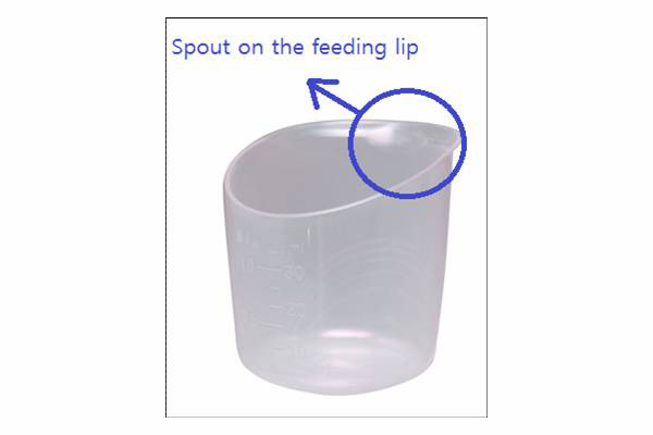 Unimom 斜口喂養(yǎng)杯.jpg Unimom 斜口喂養(yǎng)杯.jpg