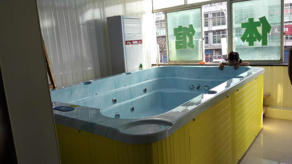 童伴麗嬰游泳池實(shí)物圖