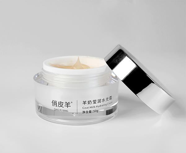 俏皮羊羊奶瑩潤水光霜