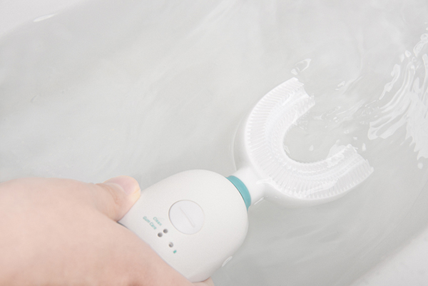 益牙樂成人U型牙刷產(chǎn)品展示 (5).jpg