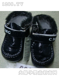 ���Ⱥ�ɫ�냺Ь