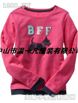 ��һ����ɫ����Ůͯ�L��T��