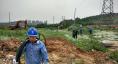 圖為6月19日，施工人員正在拆除線路