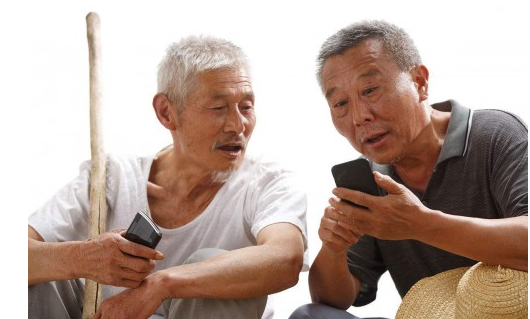 響應(yīng)總理號(hào)召，天天學(xué)農(nóng)用手機(jī)“新農(nóng)具”助力鄉(xiāng)村振興
