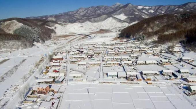遼寧清原抽水蓄能電站（在建）  遼寧清原抽水蓄能電站是目前國內(nèi)抽水蓄能行業(yè)第一大EPC項(xiàng)目，被列入新一輪東北振興139個(gè)重點(diǎn)項(xiàng)目。