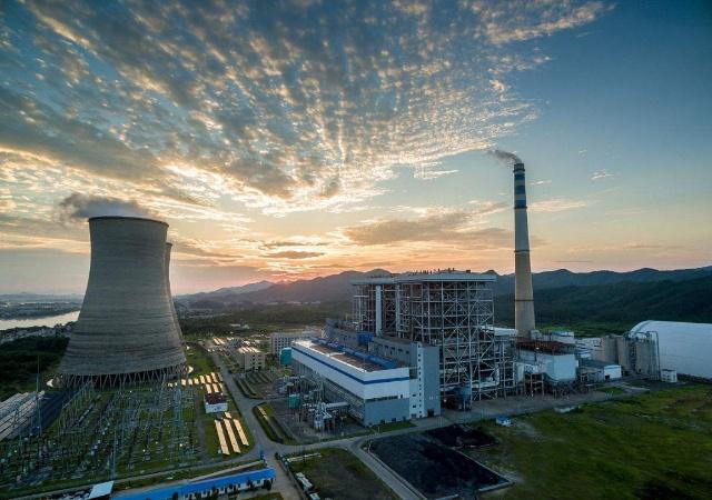 我國的火電廠燃燒一噸的煤礦，能產(chǎn)生多少電量？